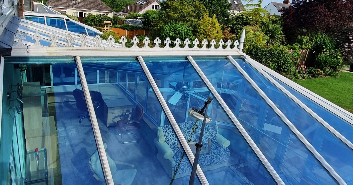 Cleaning a conservatory roof safely in Bedford